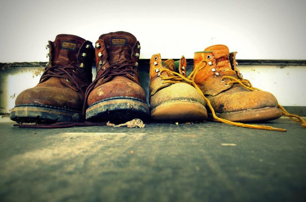 Cách bảo quản và vệ sinh giày bảo hộ